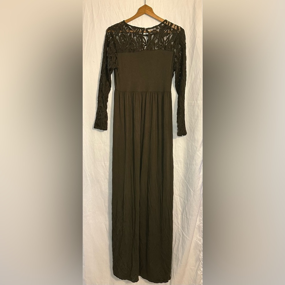 PinkBlush Women’s Long Green Dress Size Medium with  Lace Arms Key Hole back - Picture 5 of 13